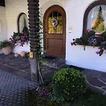 Апартаменты Gaestehaus Kayetan